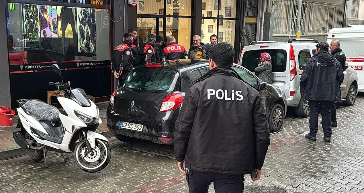 Aydın’da kavgayı ayırmak isterken satırla yaralandı
