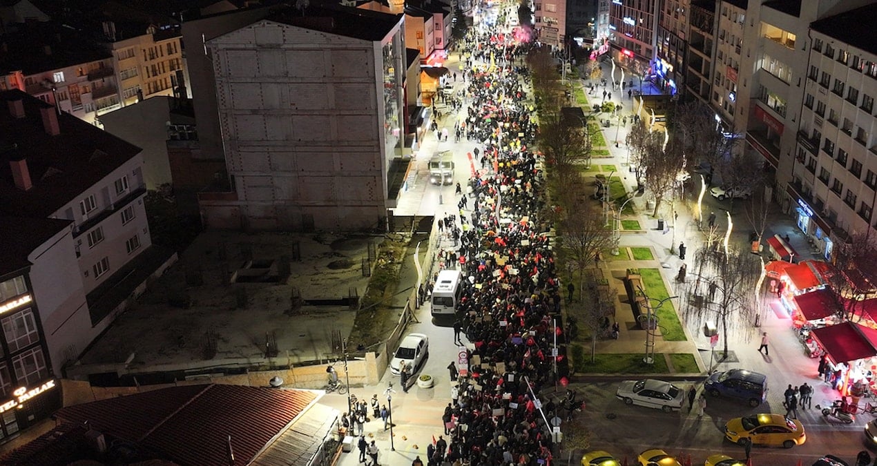Bolu’da İmamoğlu protestosu: 2 üniversiteli genç tutuklandı
