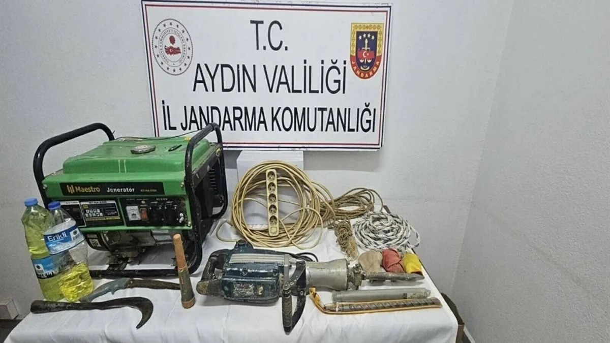 Yer Aydın! Kaçak kazıya suçüstü; 8 gözaltı…